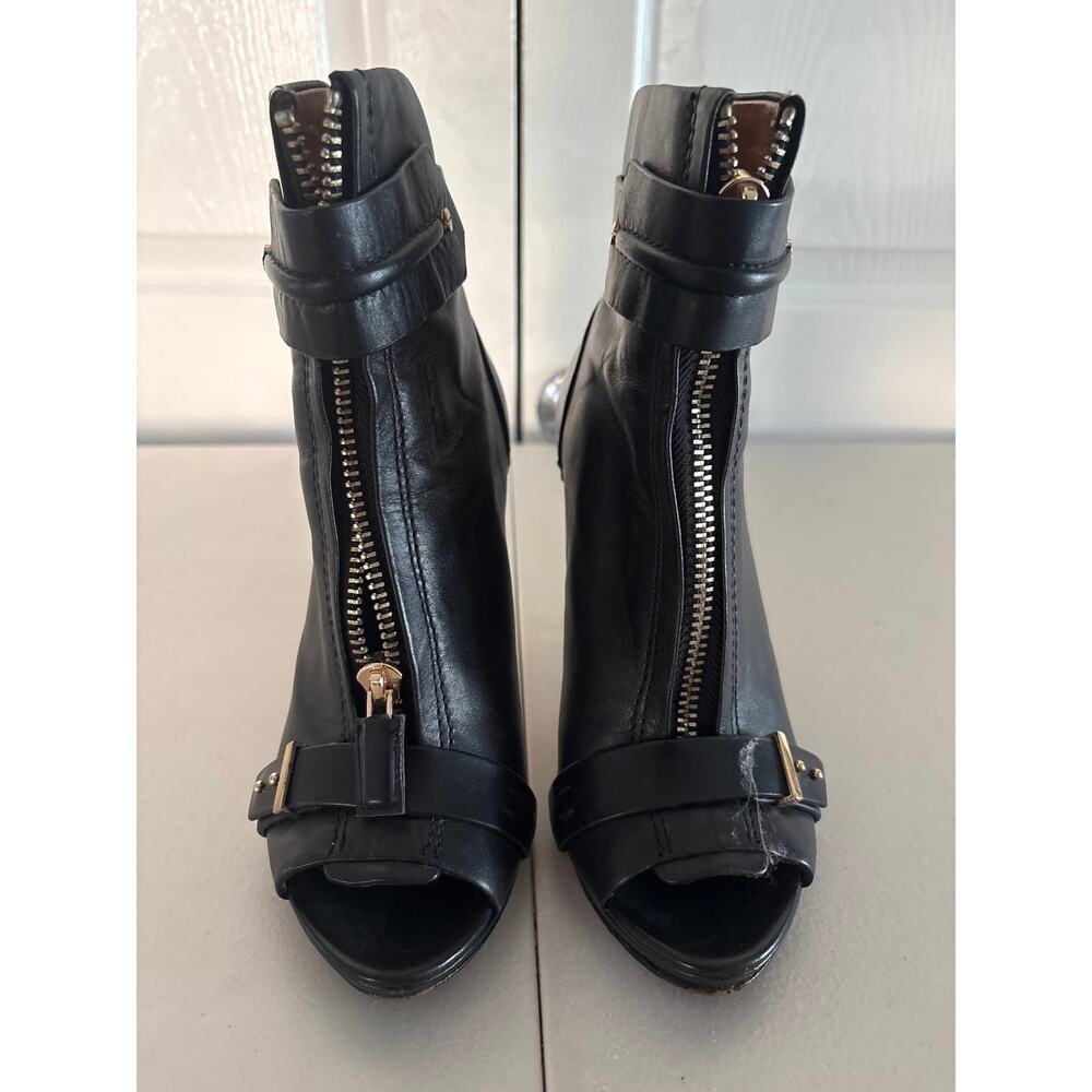 Rachel Roy Paxton Bootie Womens 6 Black Leather Peep Toe Gold Stiletto Heel Boot - Picture 2 of 12